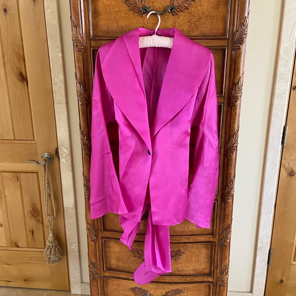 Jones New York ladies dressy blouse Size Medium